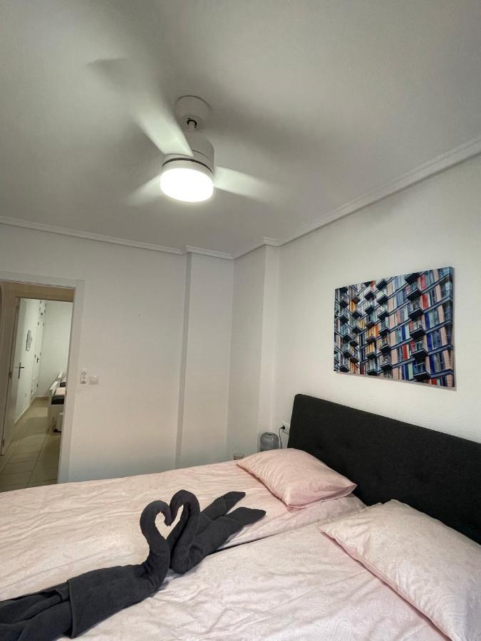 Three Bedroom Apartment With Pool In Torrevieja Exterior foto